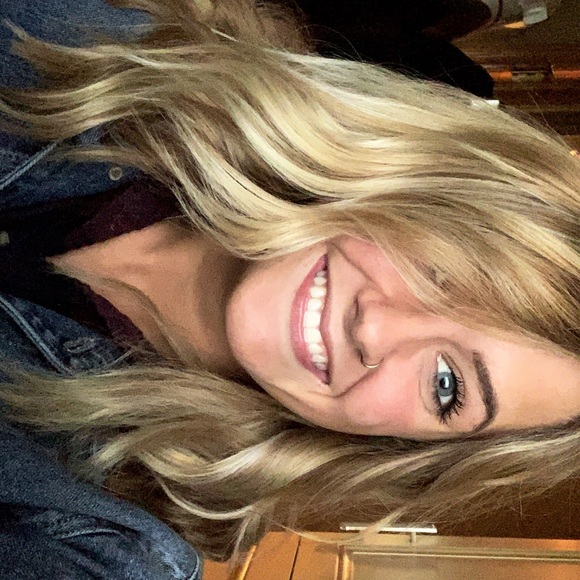 Meet your Posher, Jenael - Picture 2 of 3